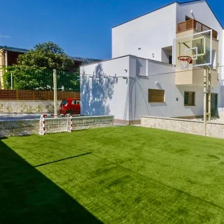 Stylish New Zven Heated Pool Feriehus *